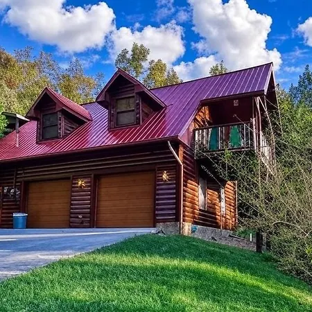 Papa Bear, Hot Tub, Wifi, 1089 Free Tickets Each Paid Day, Dollywood And More